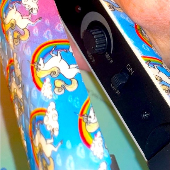 PYT Flat Iron with Unicorn design - Picture 3 of 5